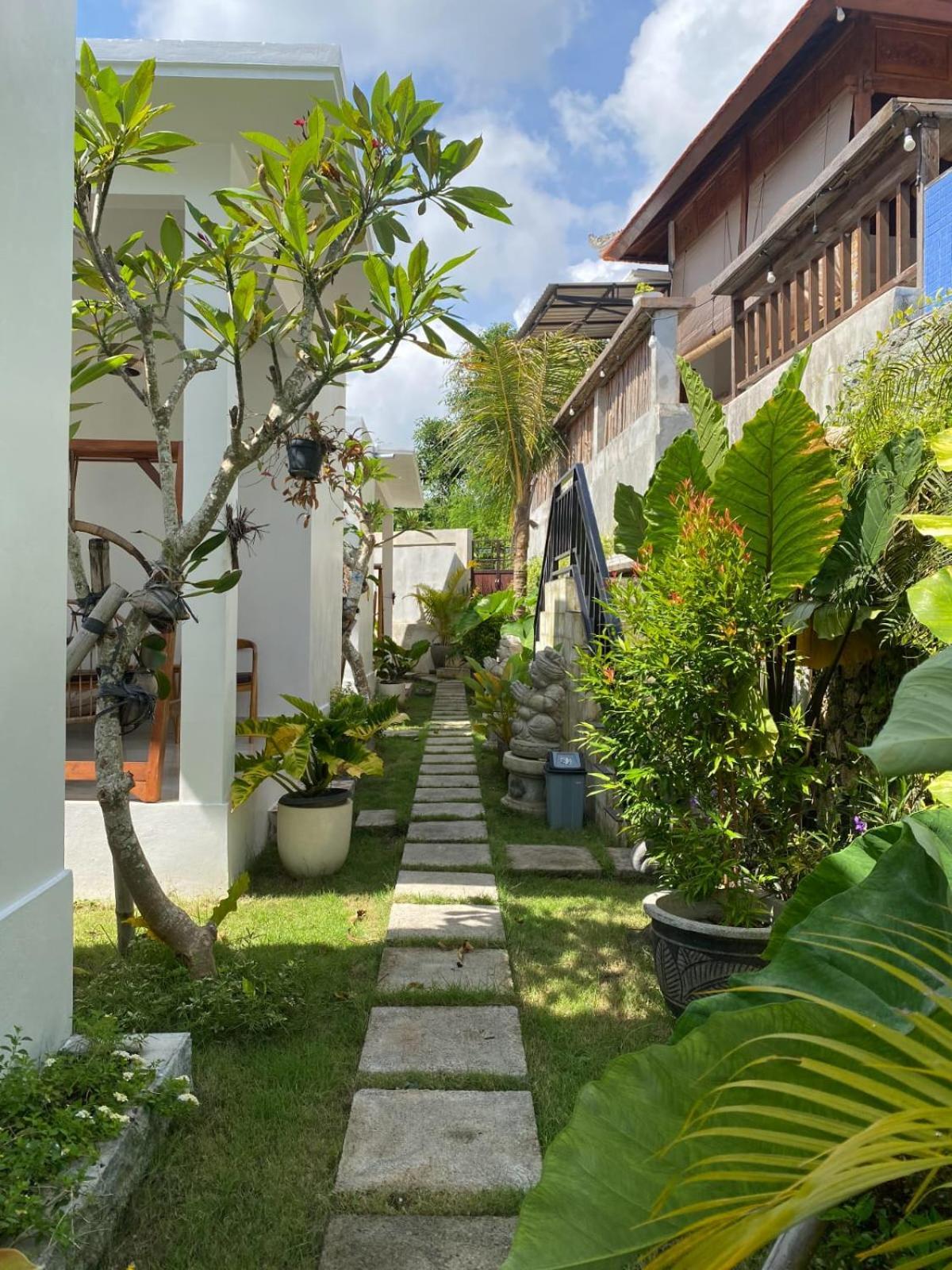 Innora Jungle Resort And Spa Batununggul Exterior foto